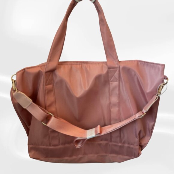 NEW High-Quality Blush Travel Tote Bag | Weekender, Gym, or Work Bag - Picture 2 of 4
